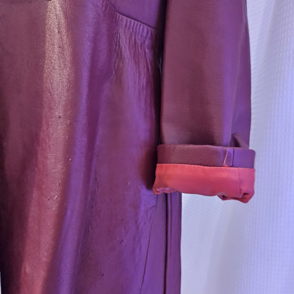 Vintage Plum Burgundy Belted Leather Jacket with Faux Fur Collar - Picture 10 of 10